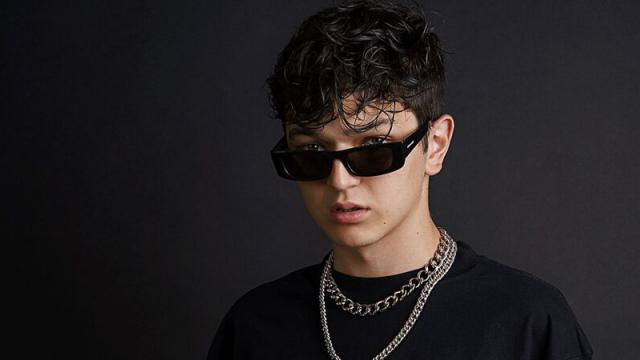 Костанайцам не вернули деньги за отменённый концерт Акмаля