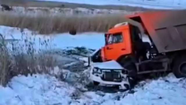 Гололёд: два человека погибли в результате ДТП с «КамАЗом»