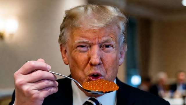 Москва подарила Трампу целый ящик красной икры