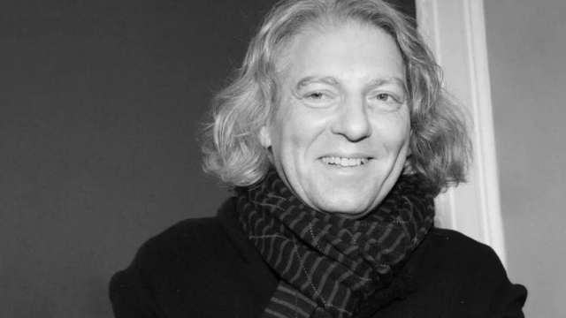 Умер телеведущий Александр Олейников