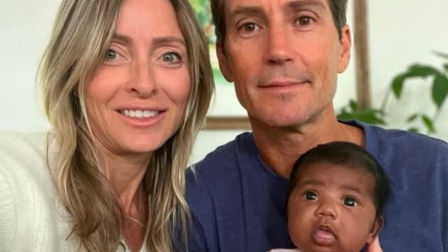 У пары из-за ошибки врачей родился темнокожий ребёнок