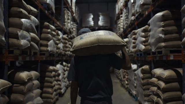 Костанайца придавило тонной мешков с мукой — вердикт суда