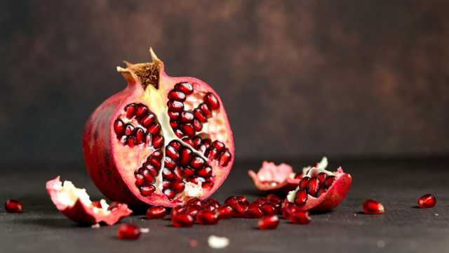 Можно ли есть гранат с косточками — как реагирует кишечник