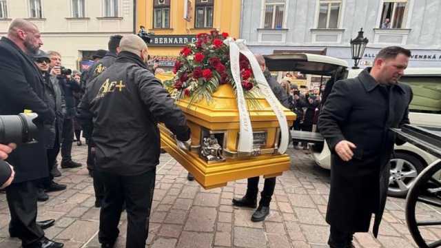 Короля цыган хоронили в золотом гробу под музыку Нино Роты