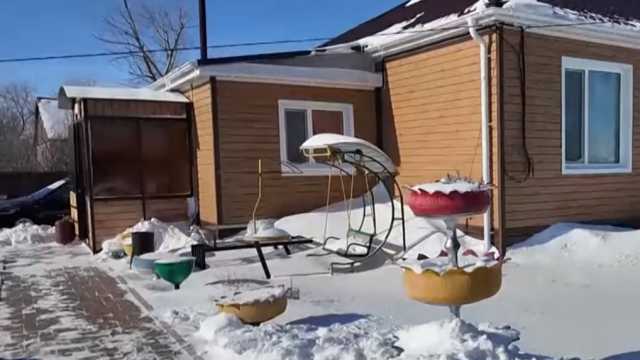 Дома для трактористов строят в костанайских сёлах — видео