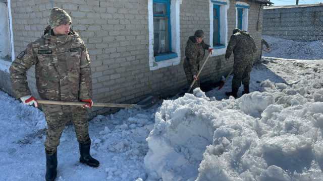Военные прибыли на помощь в Аркалык