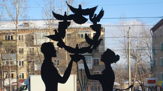 В Рудном установлен арт-объект, идея которого украдена в РФ