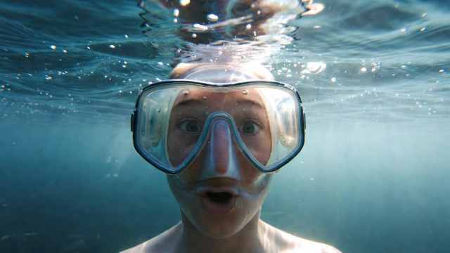 Клад на дне озера: подросток разбогател во время купания