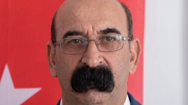 Вот это усы! Турецкий чиновник стал сенсацией в Сети