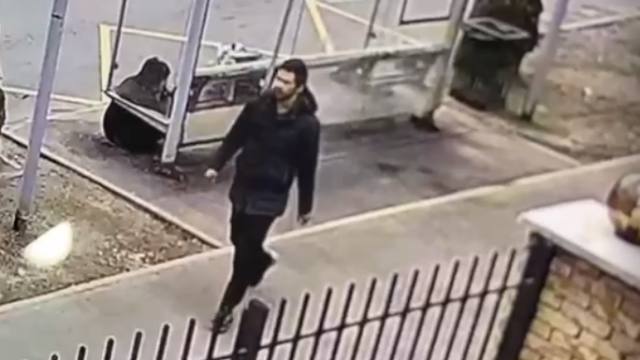 Пожилую женщину жестоко избили на автобусной остановке