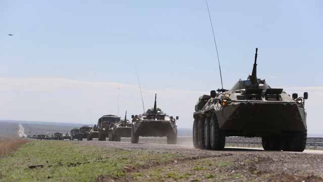Казахстанцев предупредили о передвижении военной техники