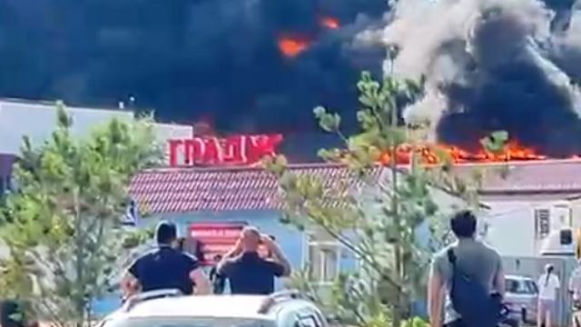 Света белого не было видно: СТО загорелось в Костанае