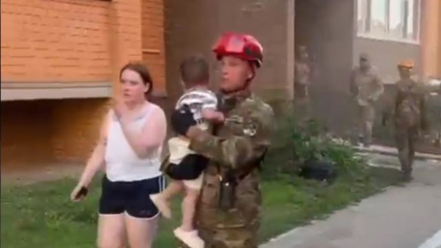 Семерых детей спасли при пожаре в костанайской многоэтажке