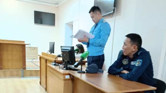 Дело об избиении полицейского рассматривают в Костанае