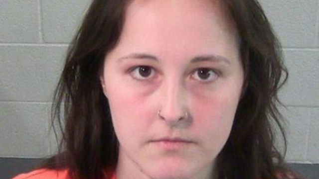 Учительница совратила 14-летнего школьника — идёт суд