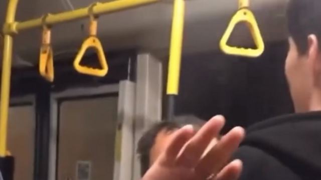 Словесная перепалка пассажиров автобуса закончилась плохо