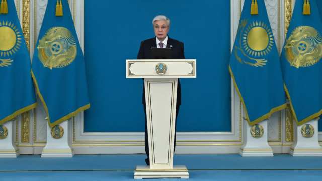 Токаев поздравил педагогов с Днём учителя — детали