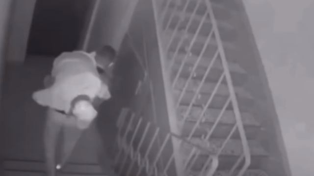Мужчину убили и вынесли из дома с пакетом на голове
